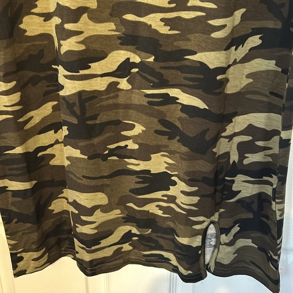 New camouflage dress size xl but it runs small - Picture 3 of 5